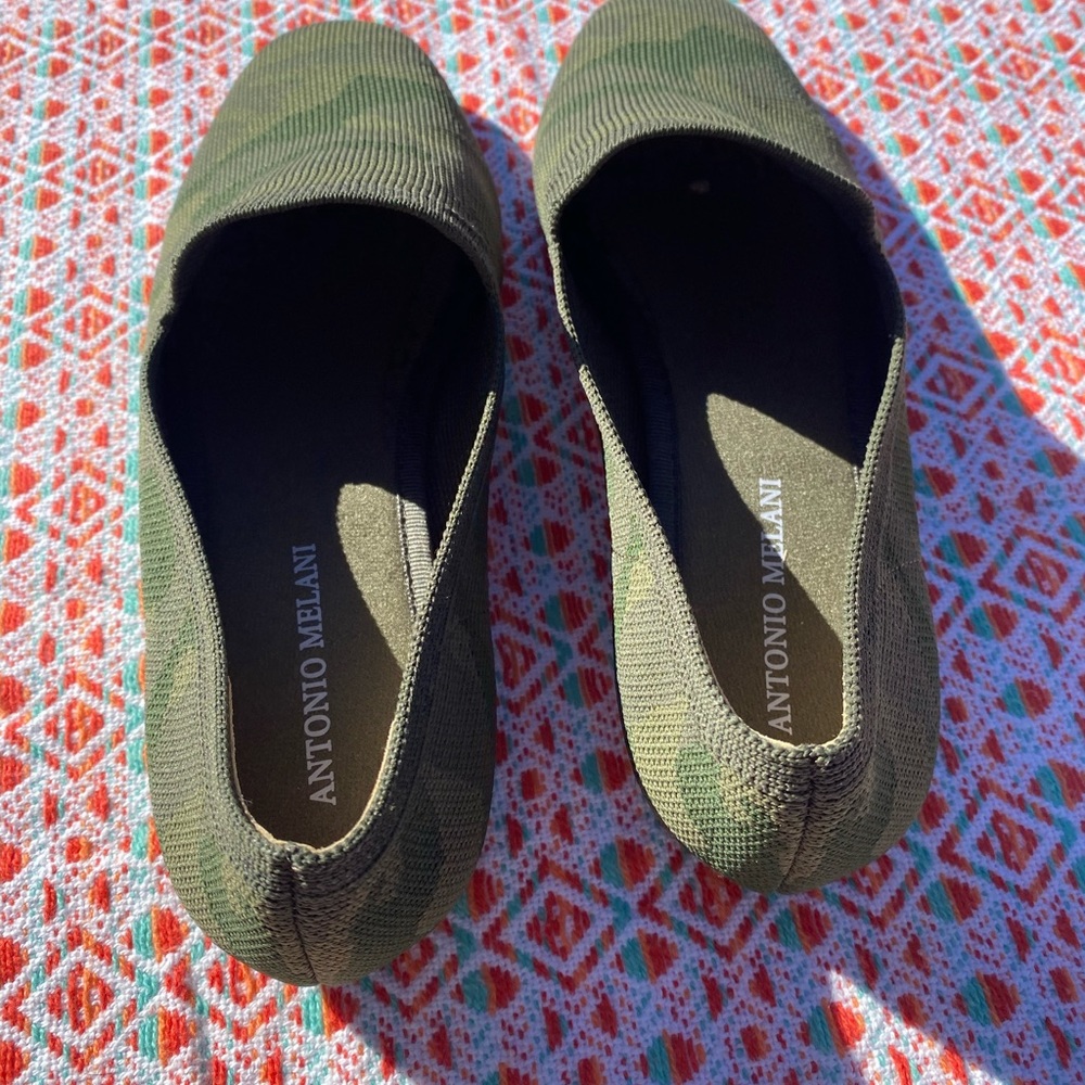 Antonio Melani washable camo/flats loafers NWOT similar to Rothy’s